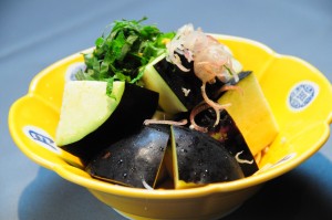 水ナスの塩もみで一杯いかがでしょうか