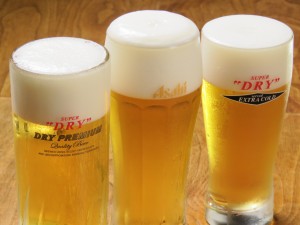 新宿個室居酒屋で冷えたビールで暑気払い