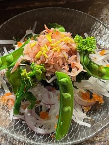 新宿個室居酒屋はたごで春の旬！！桜海老と春野菜の彩りサラダは、いかがですか？