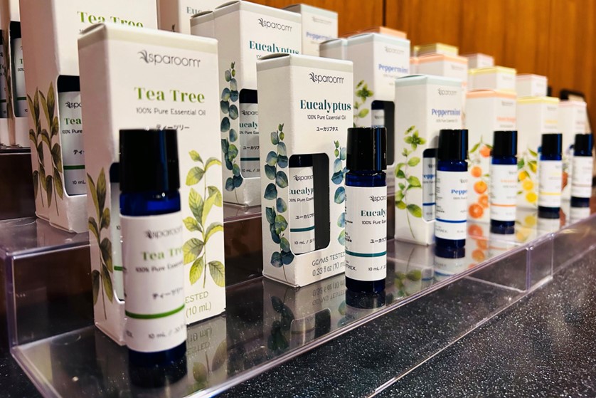 Plan with essential aroma oil ♪
