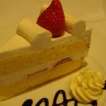 新宿でケーキを食べるならショートケーキの美味しいカフェへ