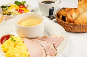 新宿のホテルで1番美味しい朝食を目指しての朝食改善！コーンスープの巻