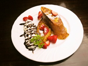 美味しいフレンチトーストは西新宿のカフェで