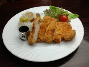 秋に食べたい♪新宿カフェで炊き込みご飯ランチ