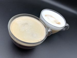 淹れたてのデカフェを新宿カフェで