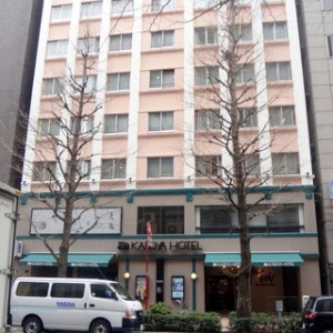 【道案内】新宿血管外科クリニック(TK新都心ビル)までは、歩いて20秒！かどやホテル