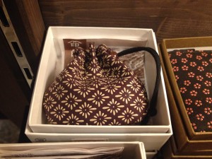 The traditional Japanese gift“INDEN”at KADOYA HOTEL.～Chrysanthemum・Checkered pattern～